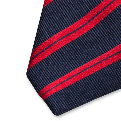 Dunkelblaue Krawatte doppelte rote Streifen (2)