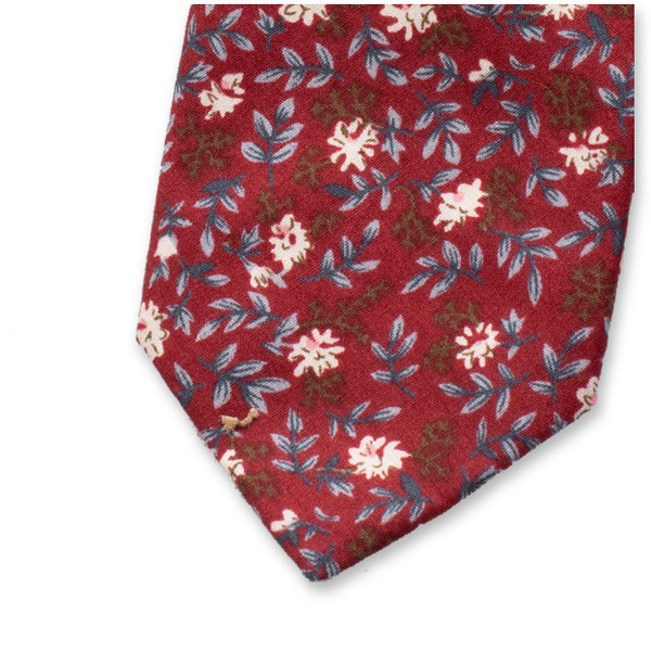 Rote Krawatte mit Blumenmuster (2)