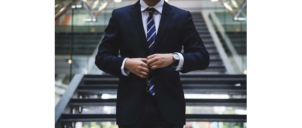 Bekleidungsaccessoires auf dem Messegelaende